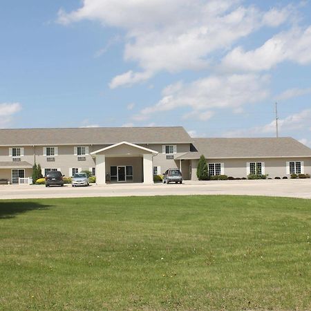 Park View Inn & Suites And Conference Center West Bend Exterior photo