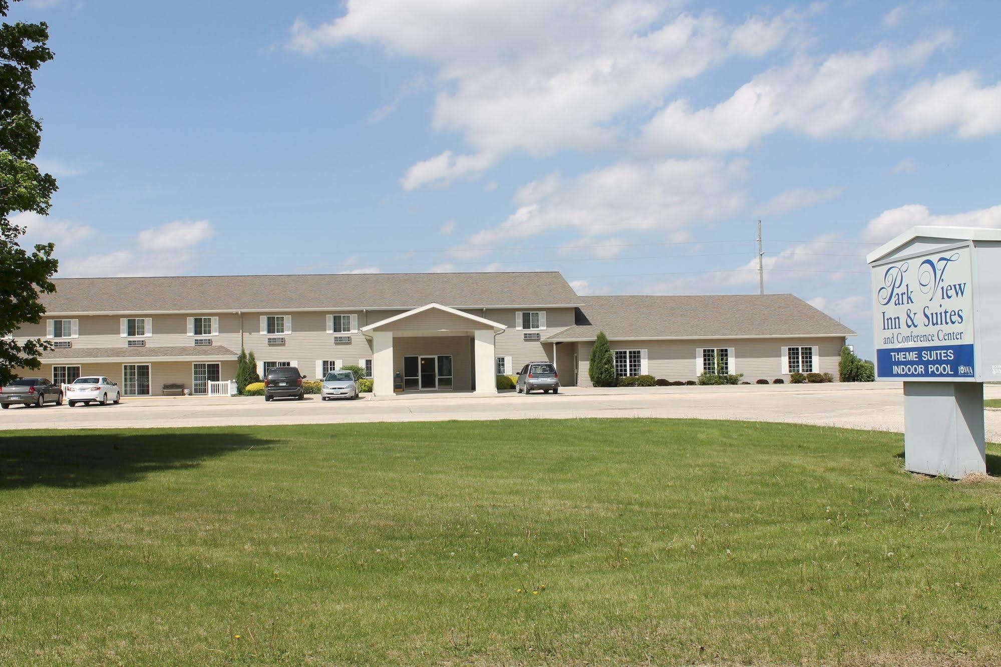 Park View Inn & Suites And Conference Center West Bend Exterior photo
